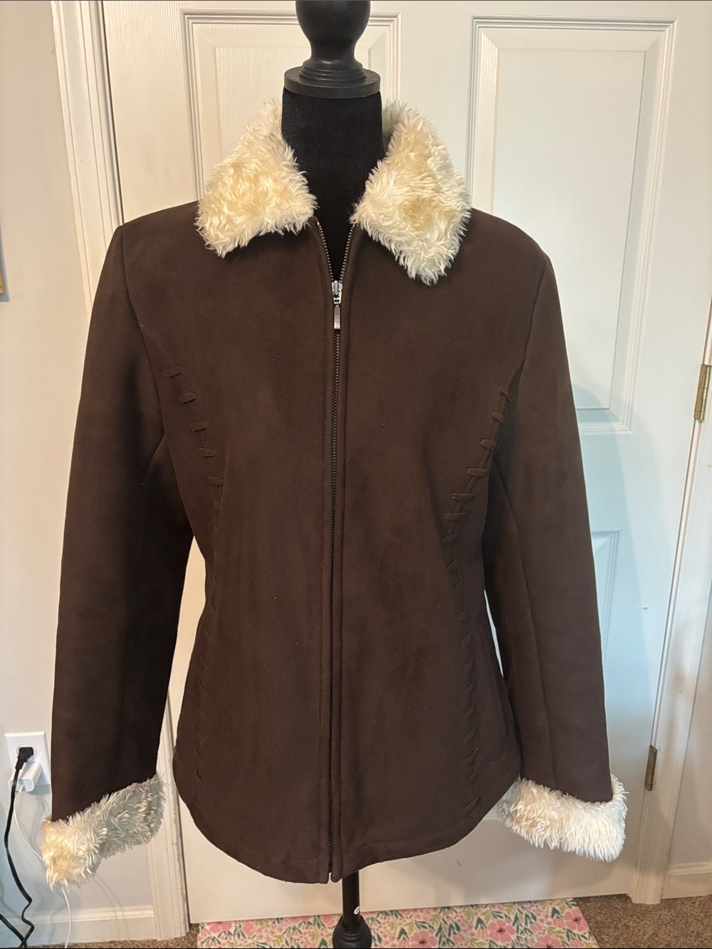 Liz Claiborne Brown Faux-Suede Teddy Jacket with Cream Collar M Penny Lane